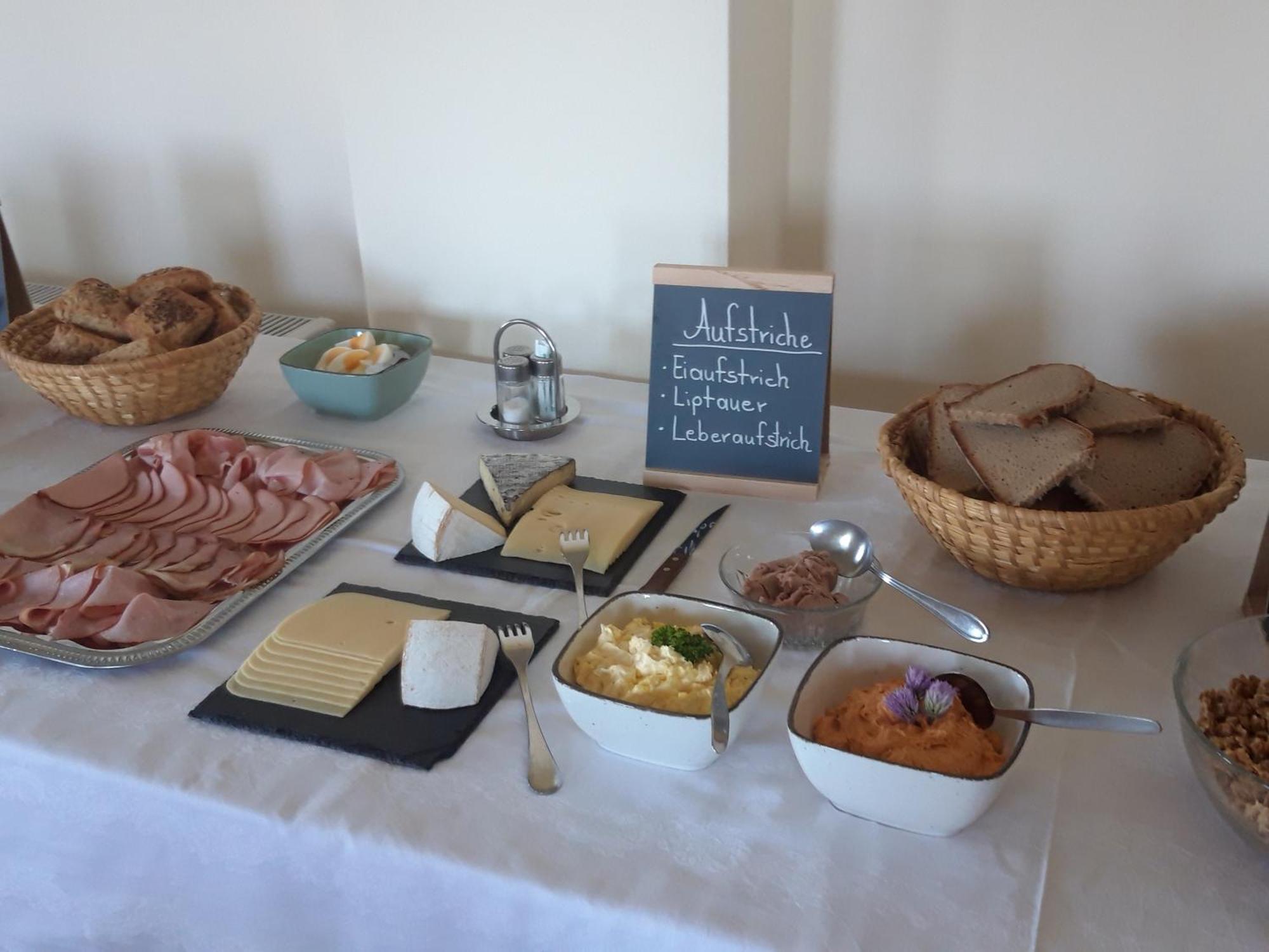 Weinhof Reichmann Bed & Breakfast Sankt Peter am Ottersbach Екстериор снимка